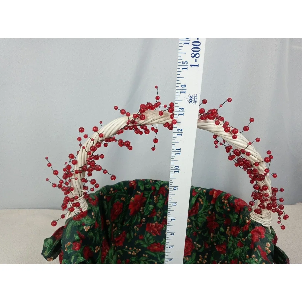 White Wicker Christmas Basket Red‎ Berry Handle Poinsettia Liner Holiday Decor